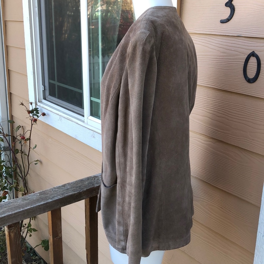 Vintage leather suede tan jacket w/shoulder pads - Picture 4 of 8